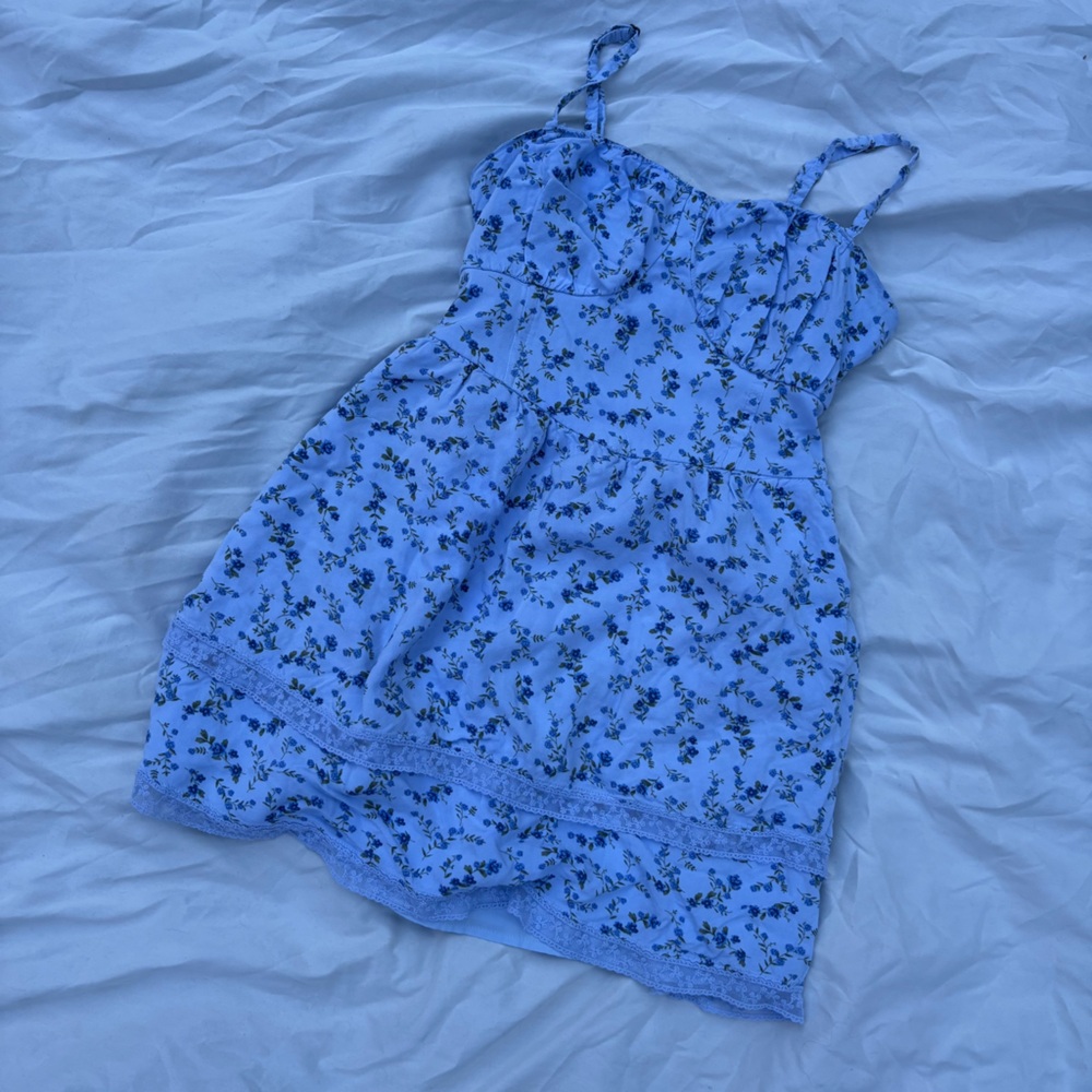 Hollister - Blue Floral Mini Dress (with pockets!)